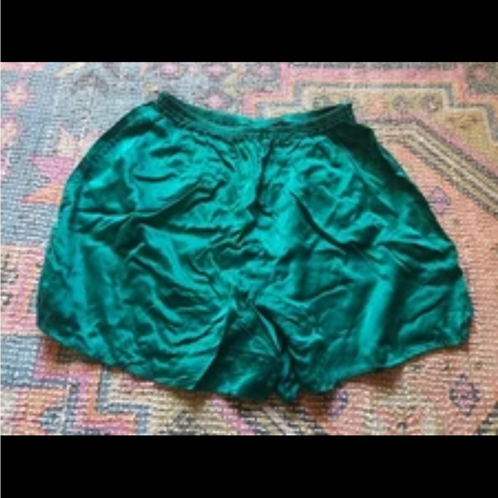 Victoria secret 100 p silk shorts s